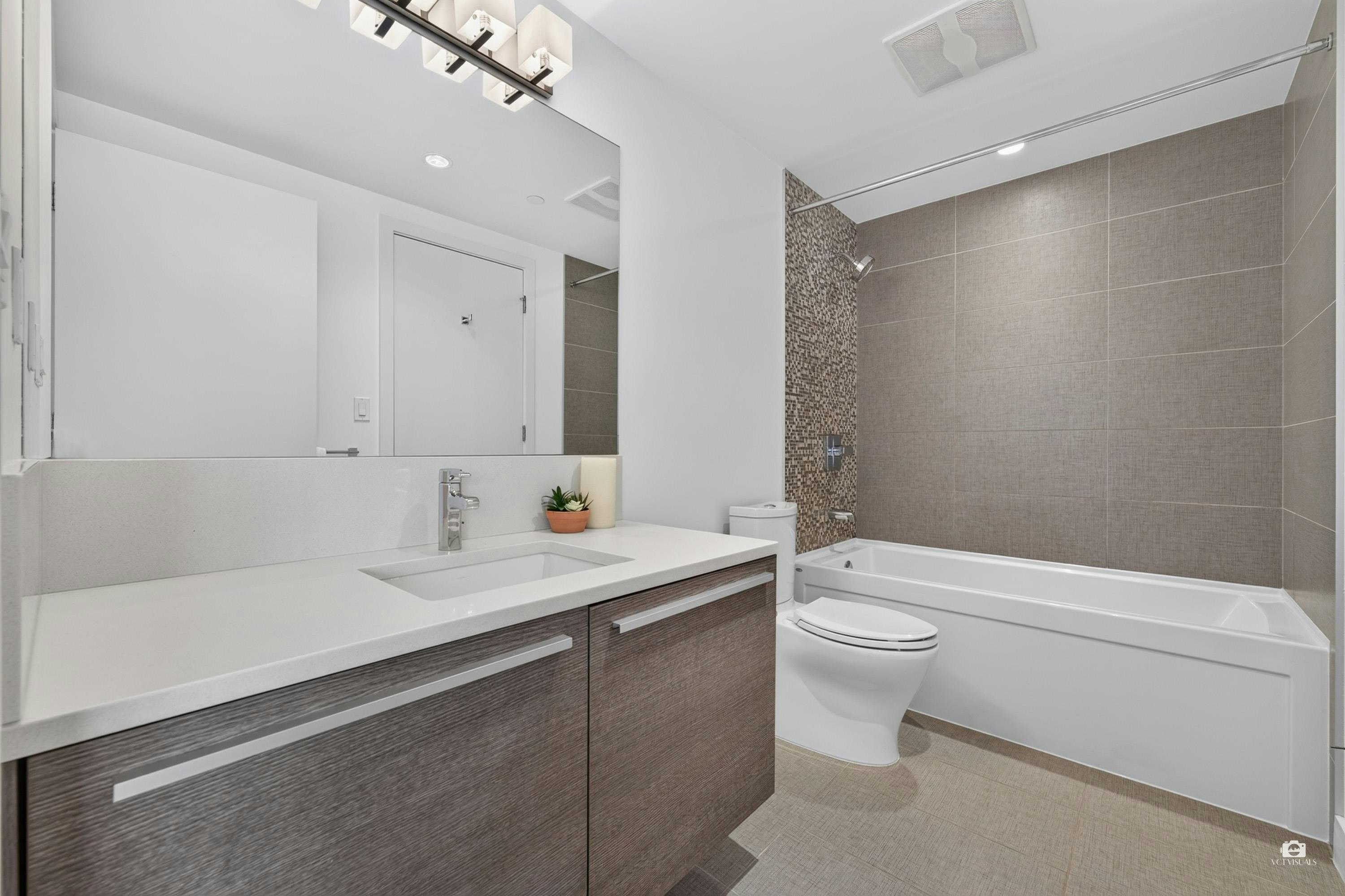 2101-2008 Rosser Avenue, Burnaby, BC, V5C 0H8 - 21