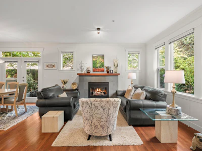 261 E Queens Road - 2