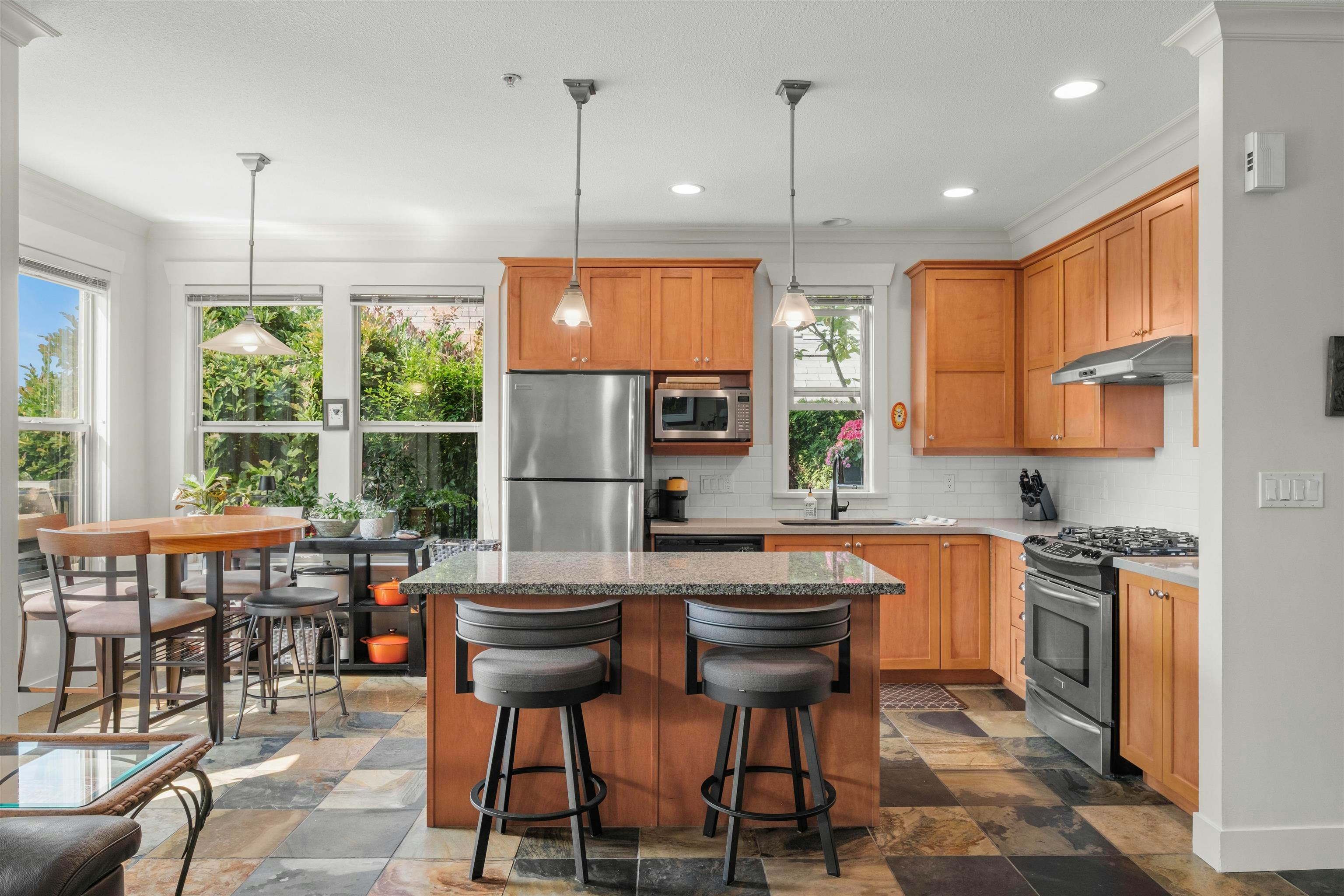 261 E Queens Road - 5