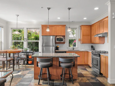 261 E Queens Road - 5