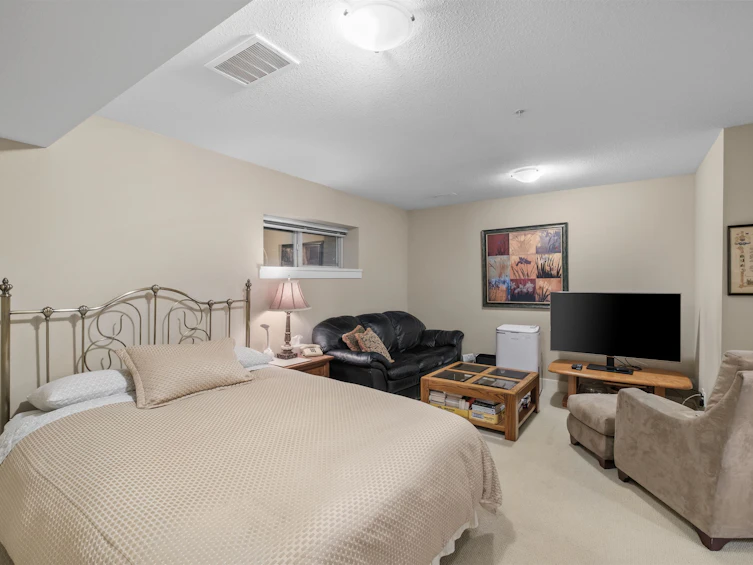 261 E Queens Road, North Vancouver, BC, V7N 4N7 - 19