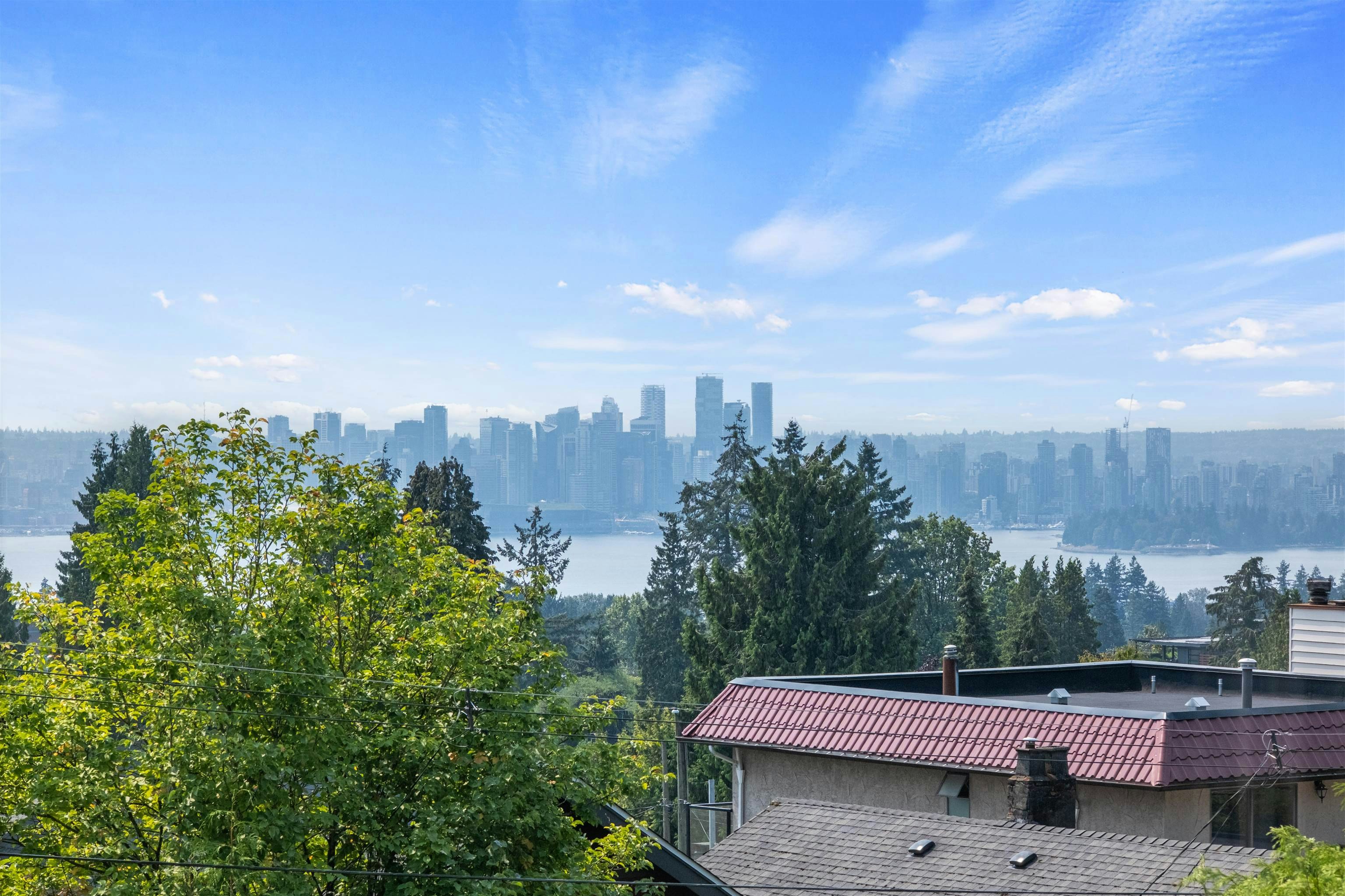 261 E Queens Road, North Vancouver, BC, V7N 4N7 - 30