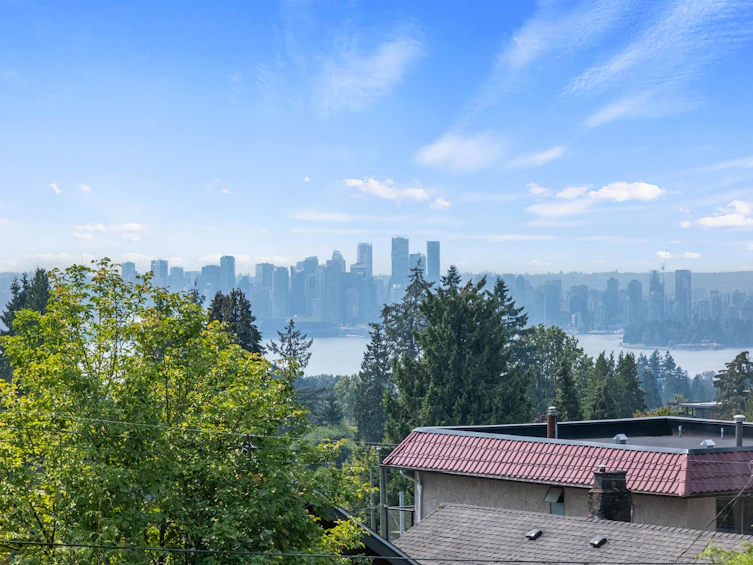 261 E Queens Road, North Vancouver, BC, V7N 4N7 - 30