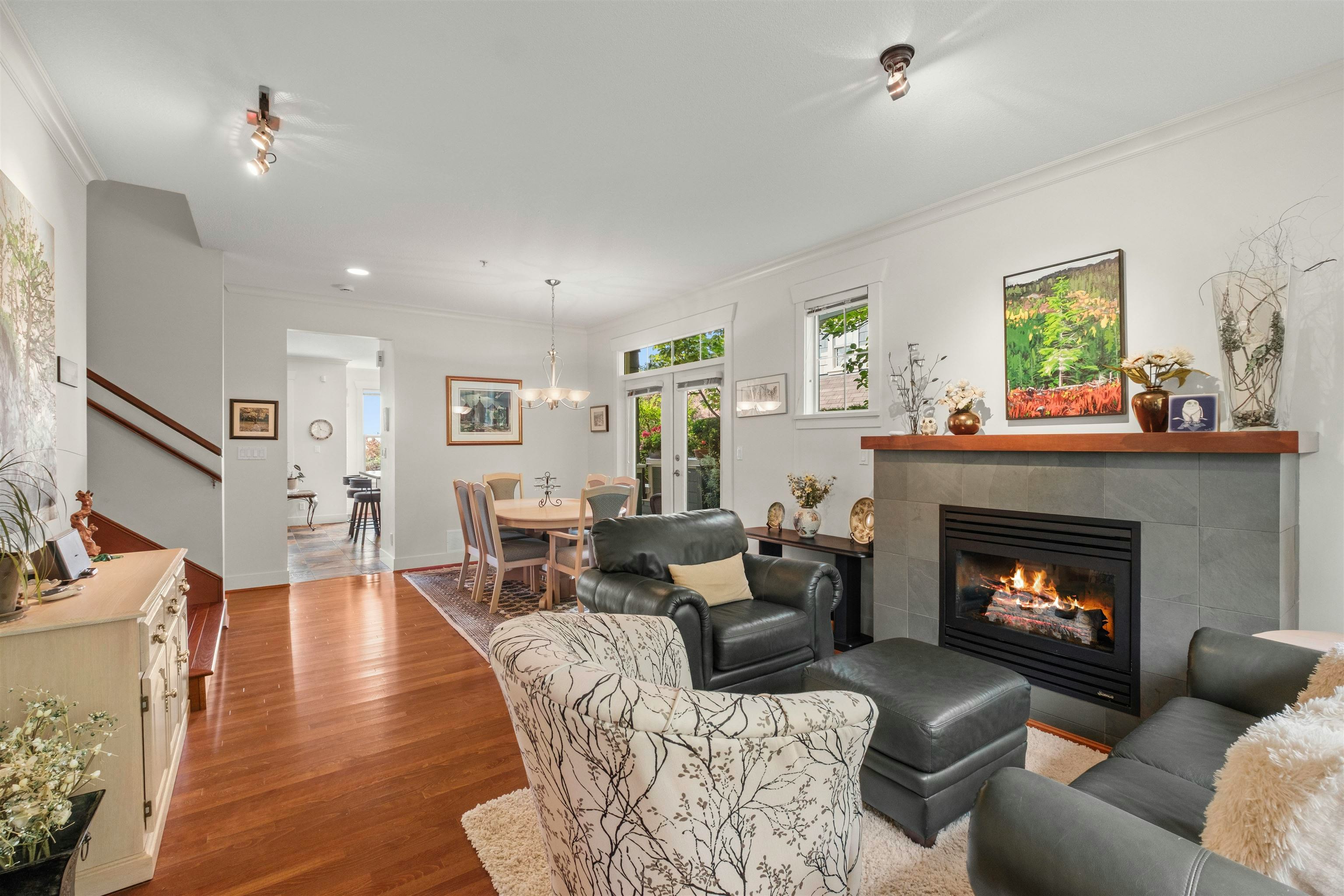 261 E Queens Road - 3