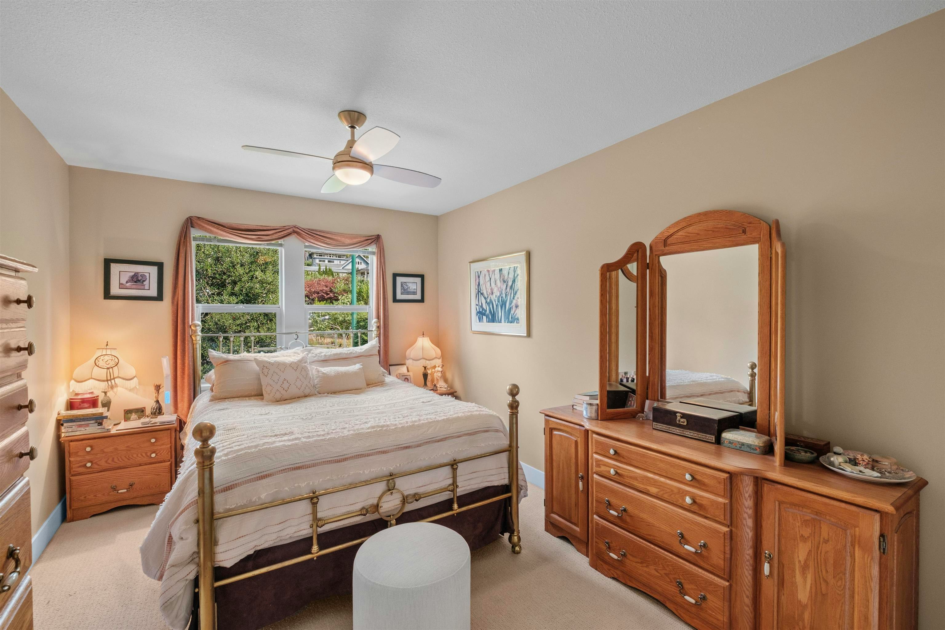 261 E Queens Road, North Vancouver, BC, V7N 4N7 - 16