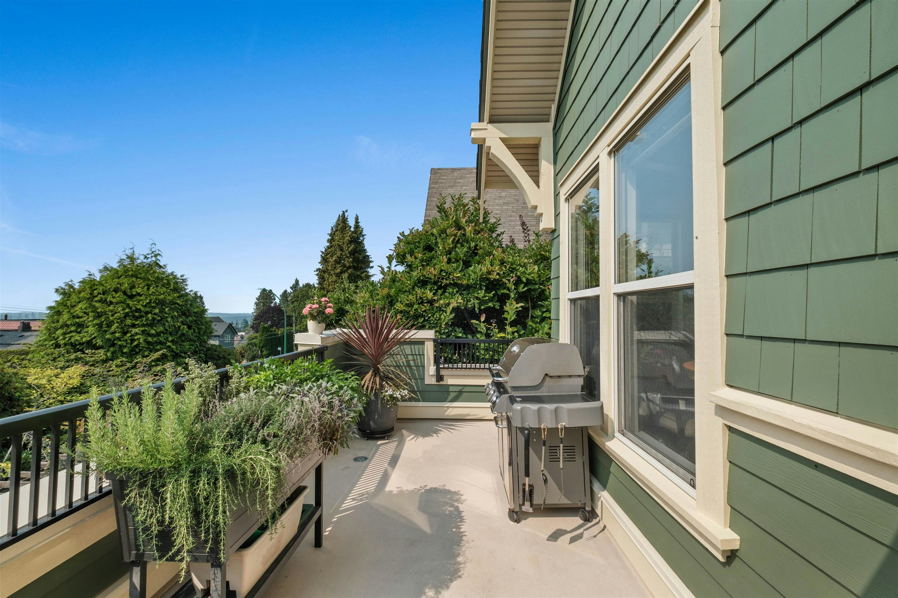 261 E Queens Road, North Vancouver, BC, V7N 4N7 - 24