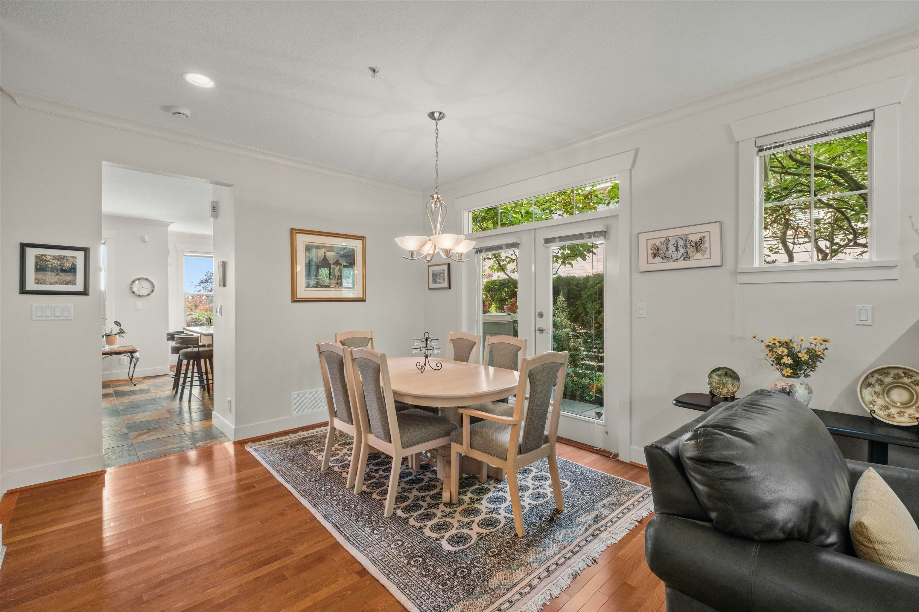 261 E Queens Road - 4