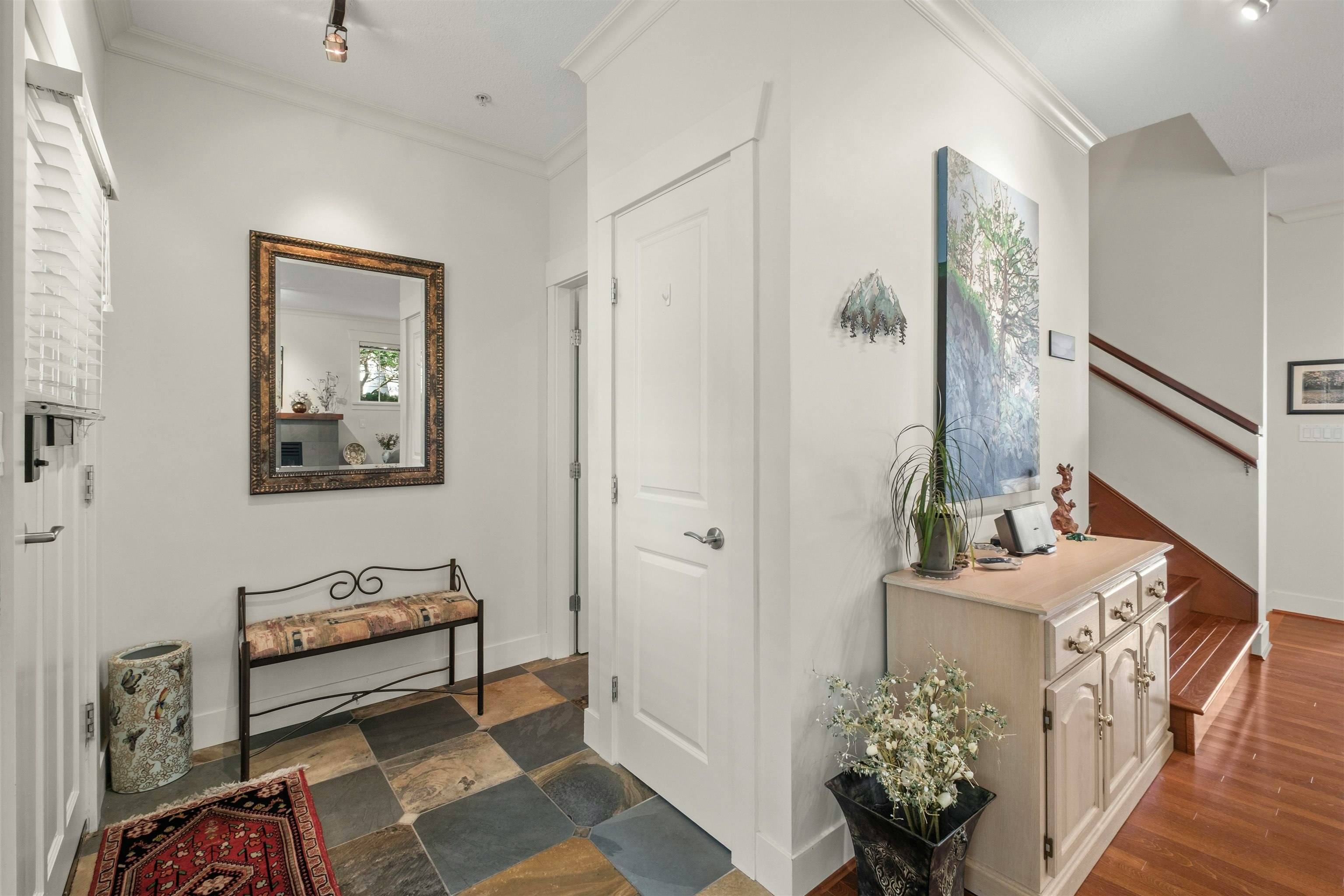 261 E Queens Road, North Vancouver, BC, V7N 4N7 - 10