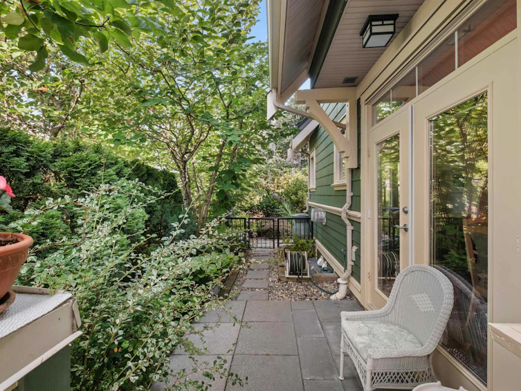 261 E Queens Road, North Vancouver, BC, V7N 4N7 - 26