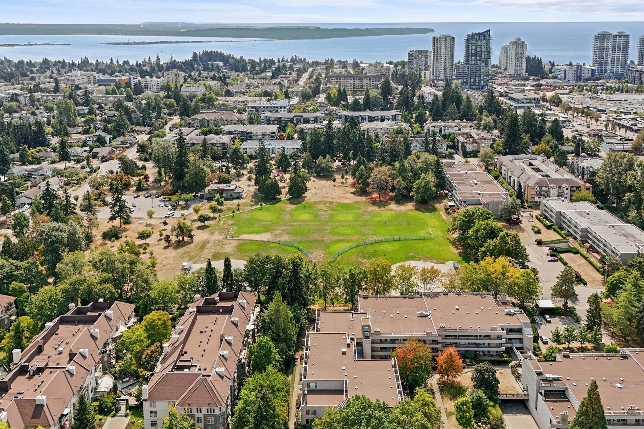212-15313 19 Avenue, Surrey, BC, V4A 1X6