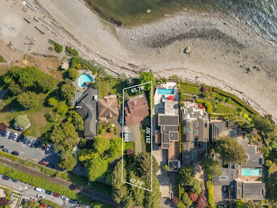 2560 Bellevue Avenue - 2