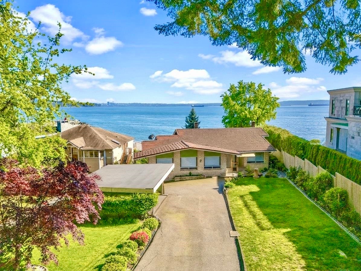 2560 Bellevue Avenue - 3