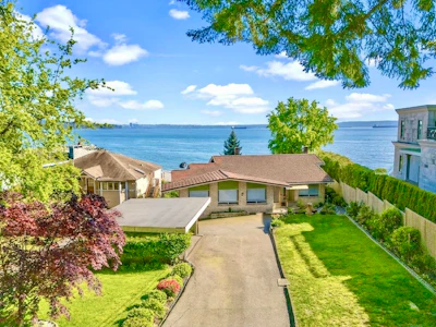 2560 Bellevue Avenue - 3