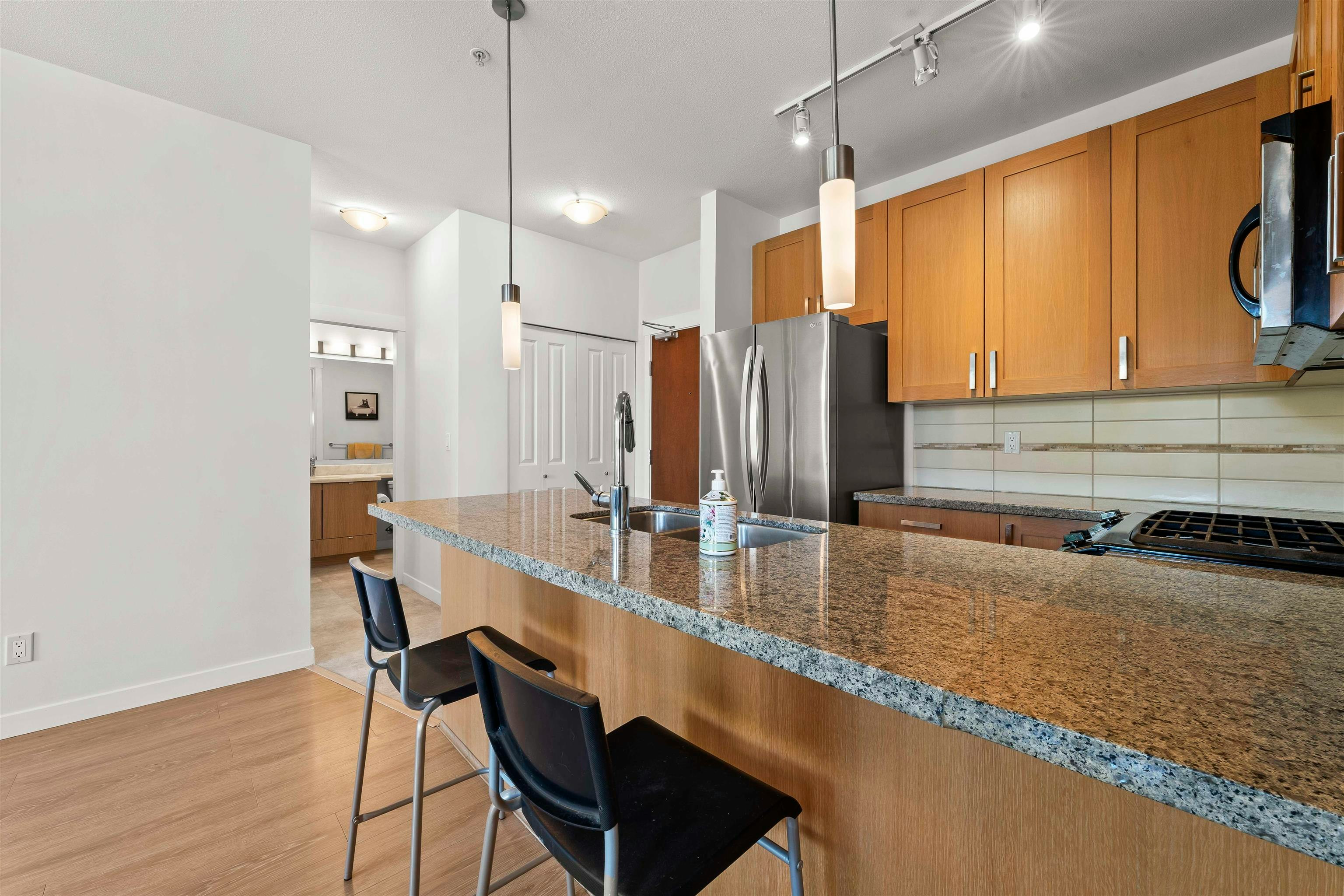 232-15918 26 Avenue - 4