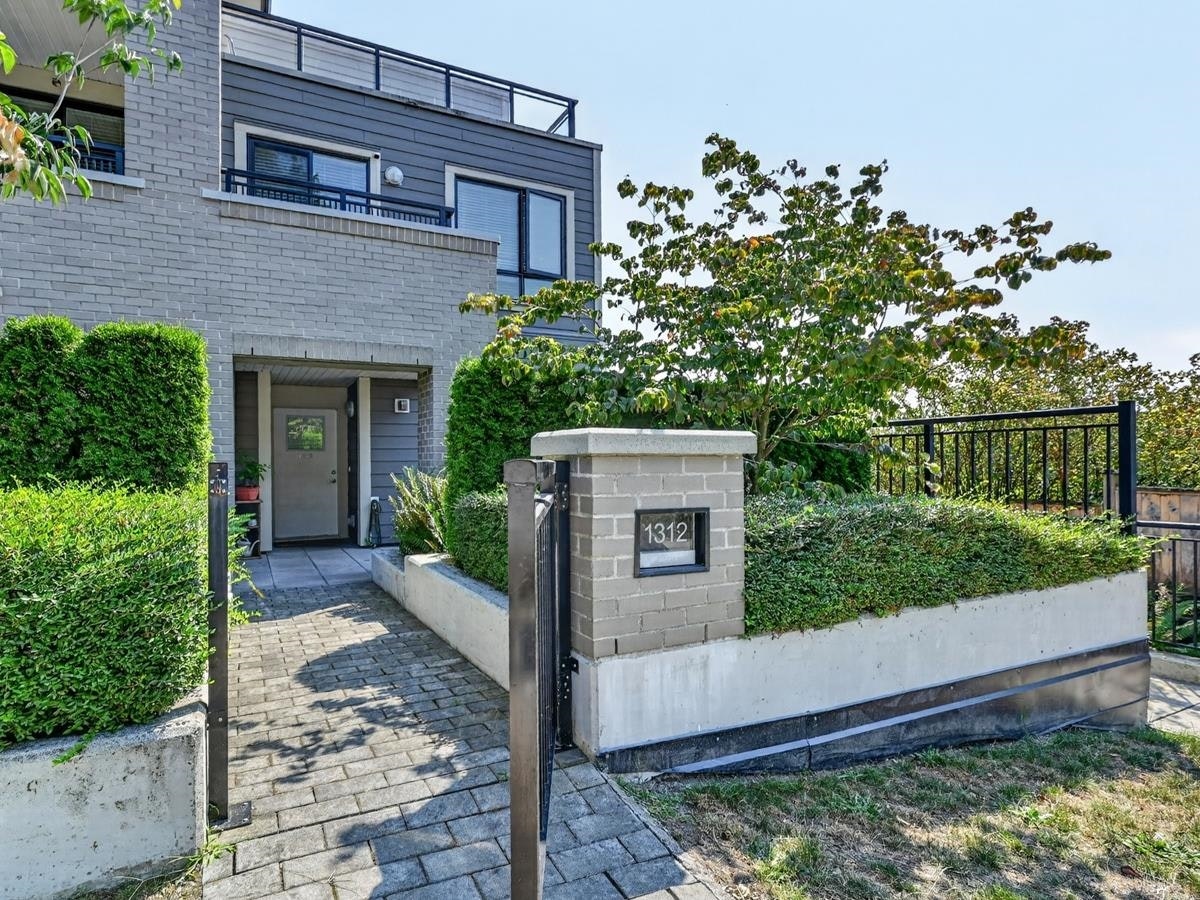 1312 Fifth Avenue, New Westminster, BC, V3M 0K5
