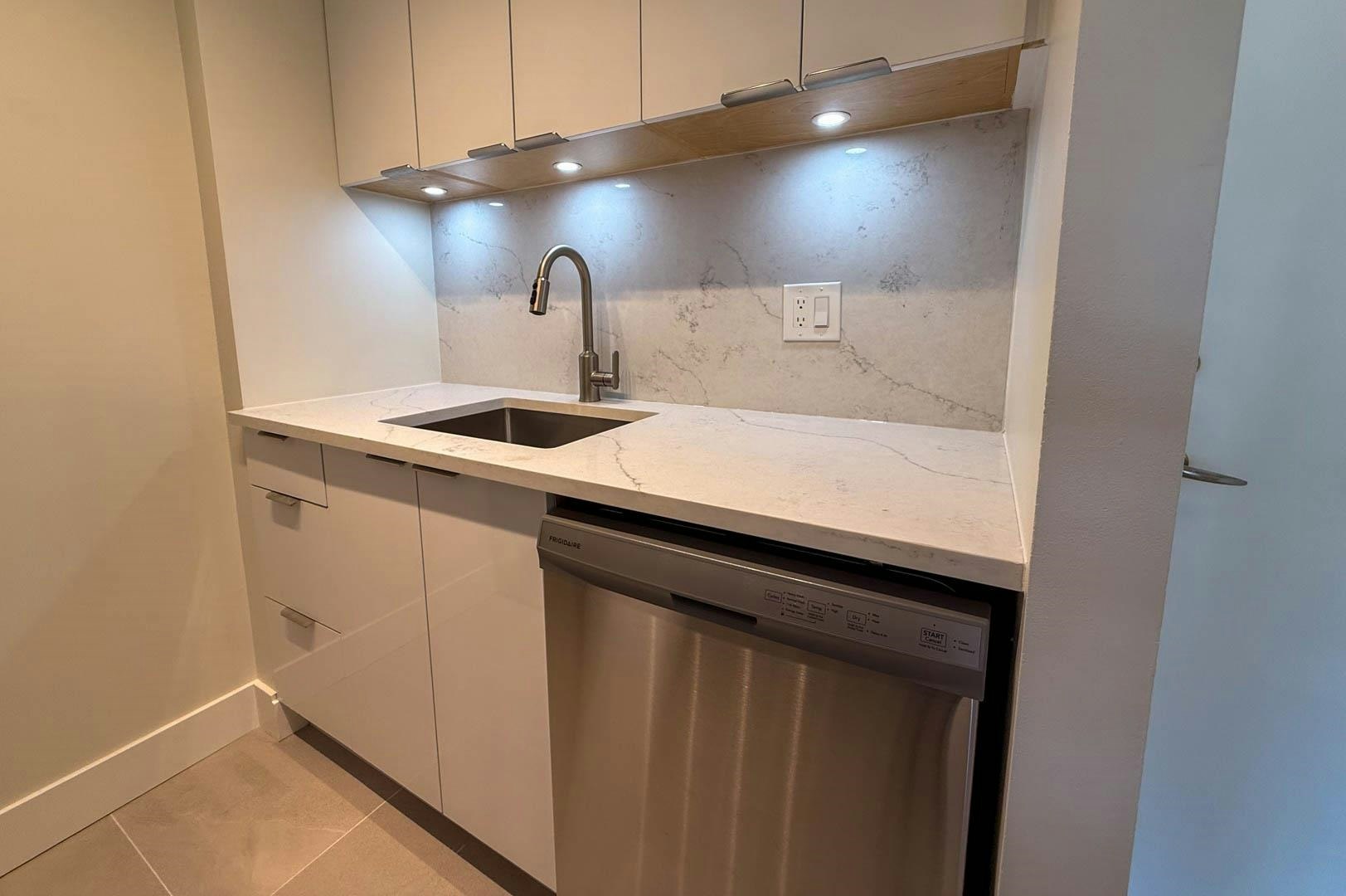 403-2150 Bellevue, West Vancouver, BC, V7V 1C4 - 13