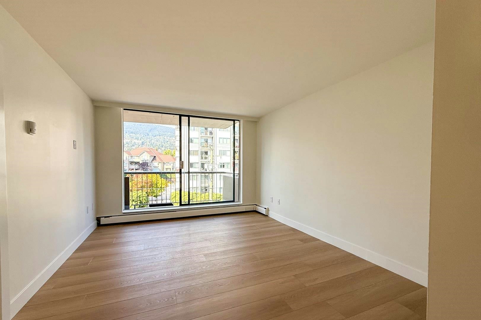 403-2150 Bellevue, West Vancouver, BC, V7V 1C4 - 3