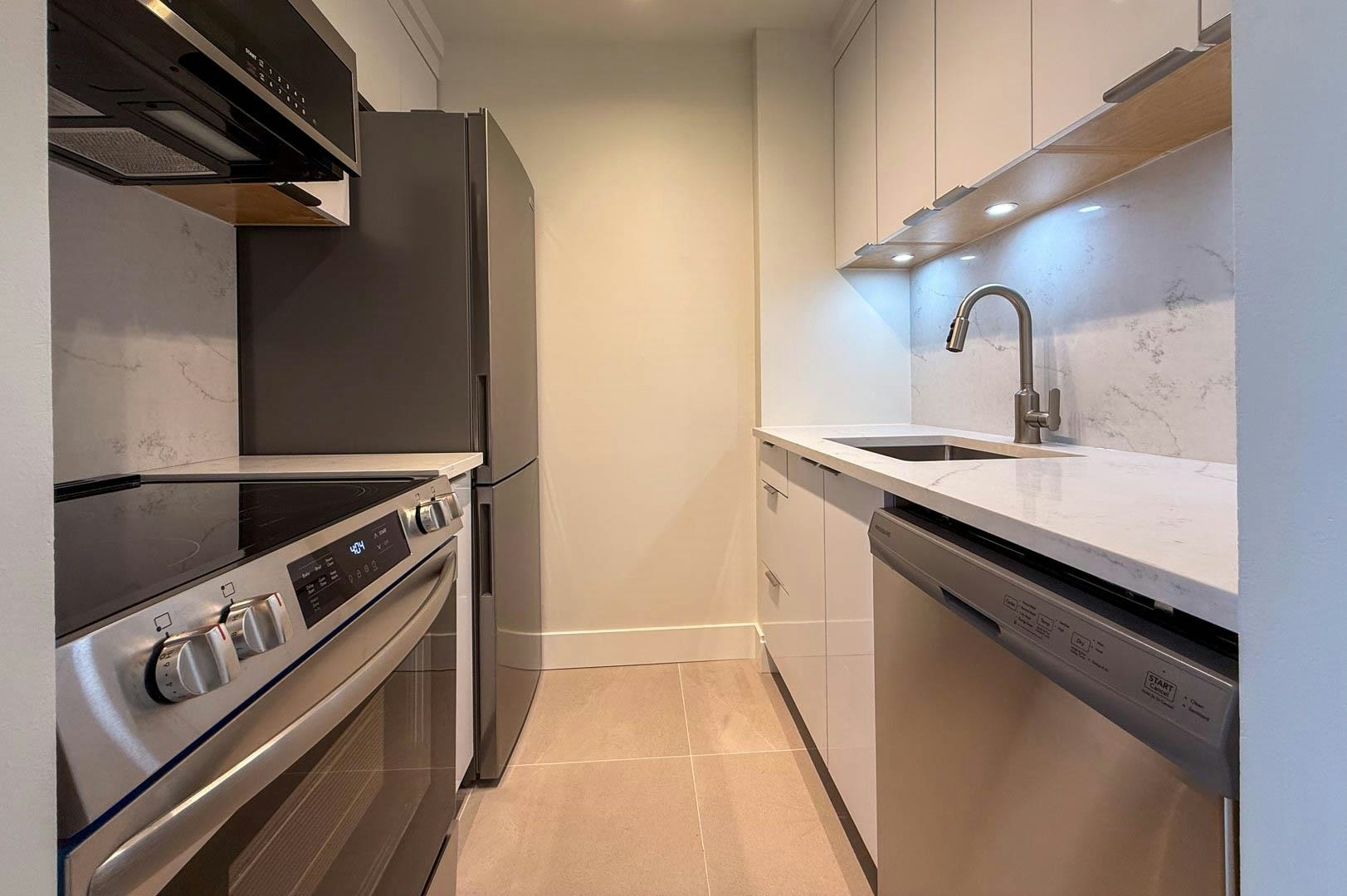 403-2150 Bellevue, West Vancouver, BC, V7V 1C4 - 11