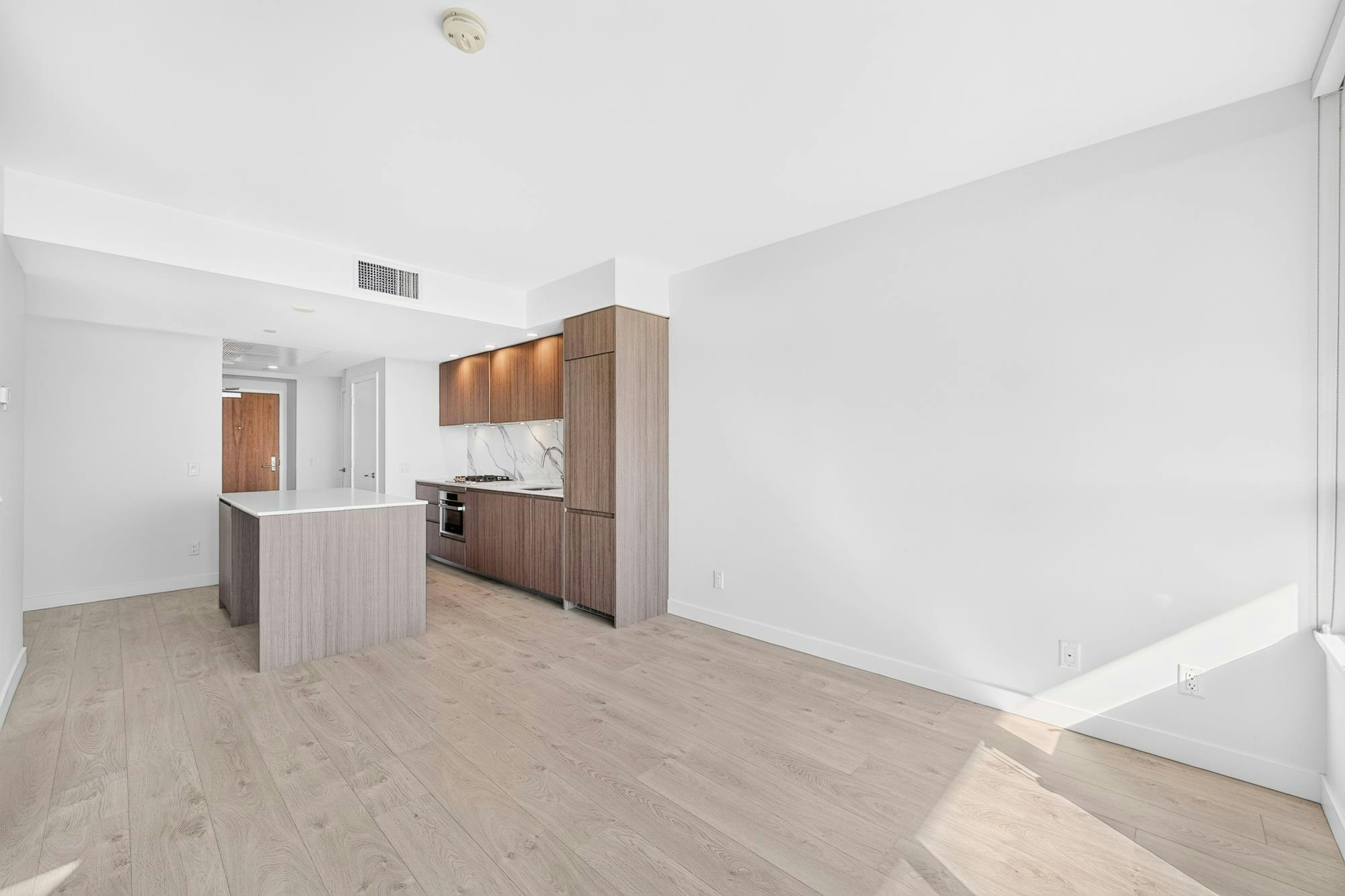 1406-6463 Silver Avenue - 2