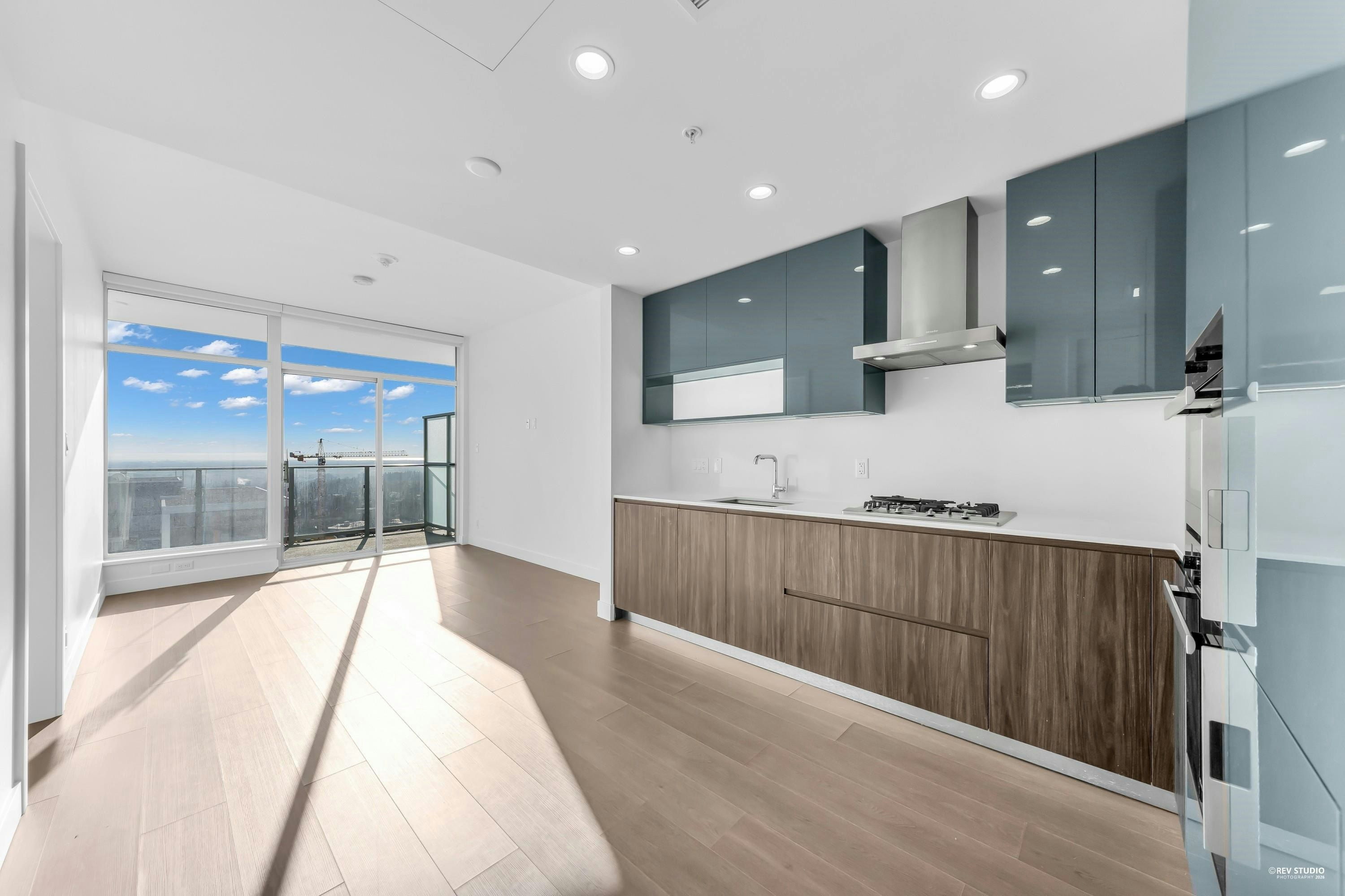 1505-6511 Sussex Avenue, Burnaby, BC, V5H 0K5