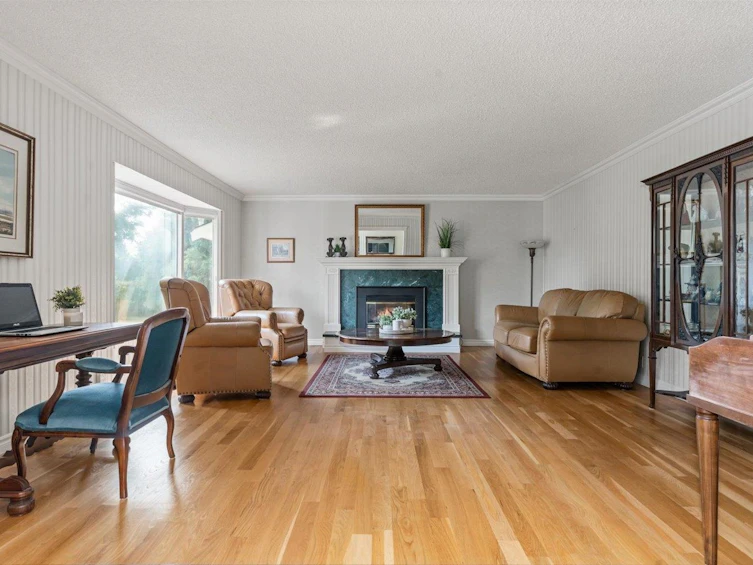 6895 Centennial Drive, Chilliwack, BC, V2R 1J7 - 6
