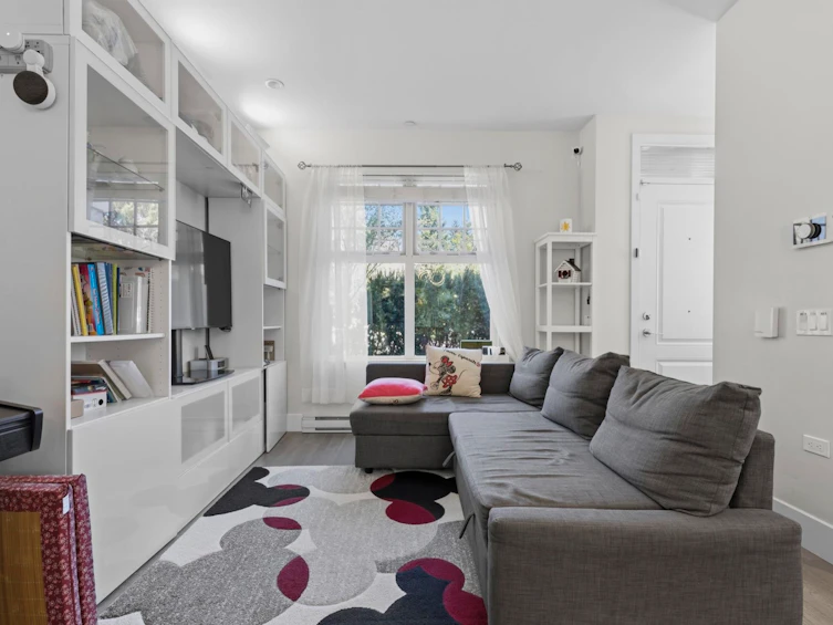 276 W 62nd Avenue, Vancouver, BC, V5X 0H1 - 2