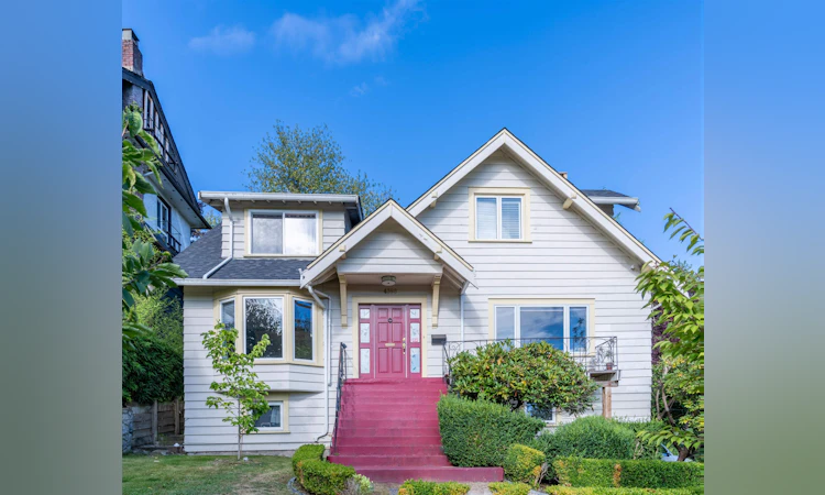4396 Locarno Crescent