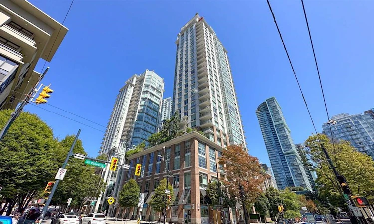 906-535 Smithe Street