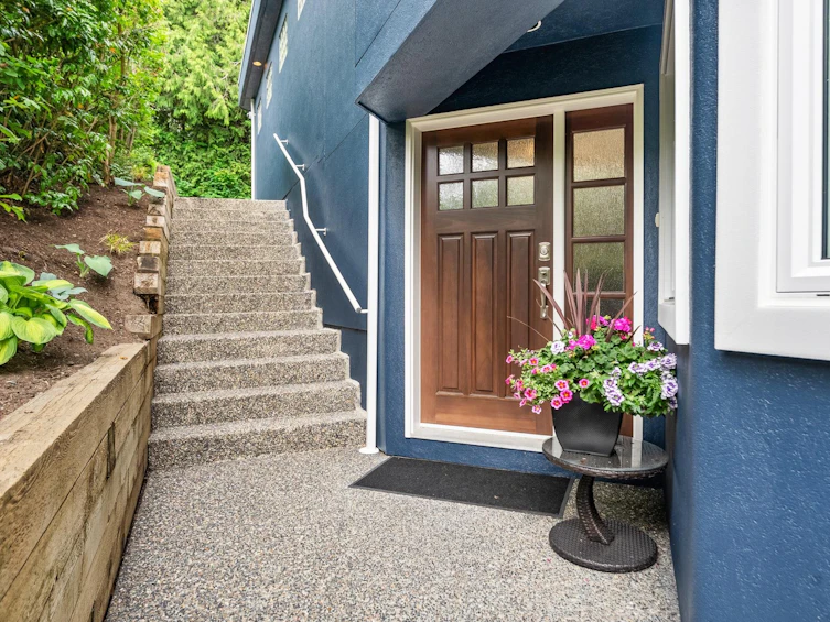 15507 Columbia Avenue, Surrey, BC, V4B 1K5 - 4