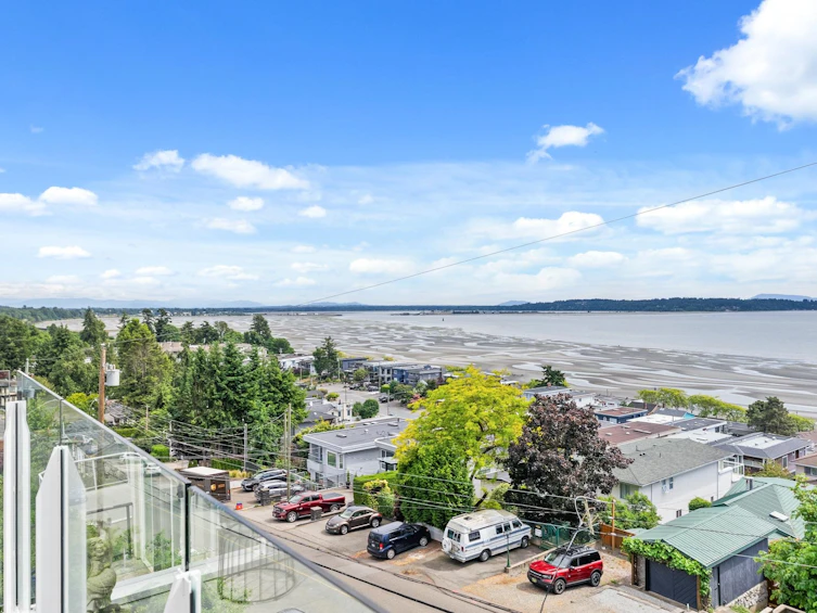 15507 Columbia Avenue, Surrey, BC, V4B 1K5 - 14
