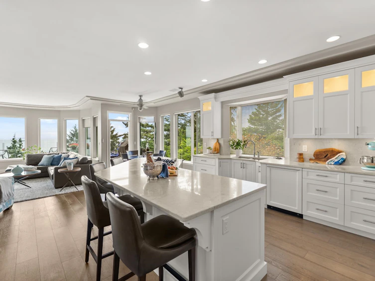 15507 Columbia Avenue, Surrey, BC, V4B 1K5 - 16