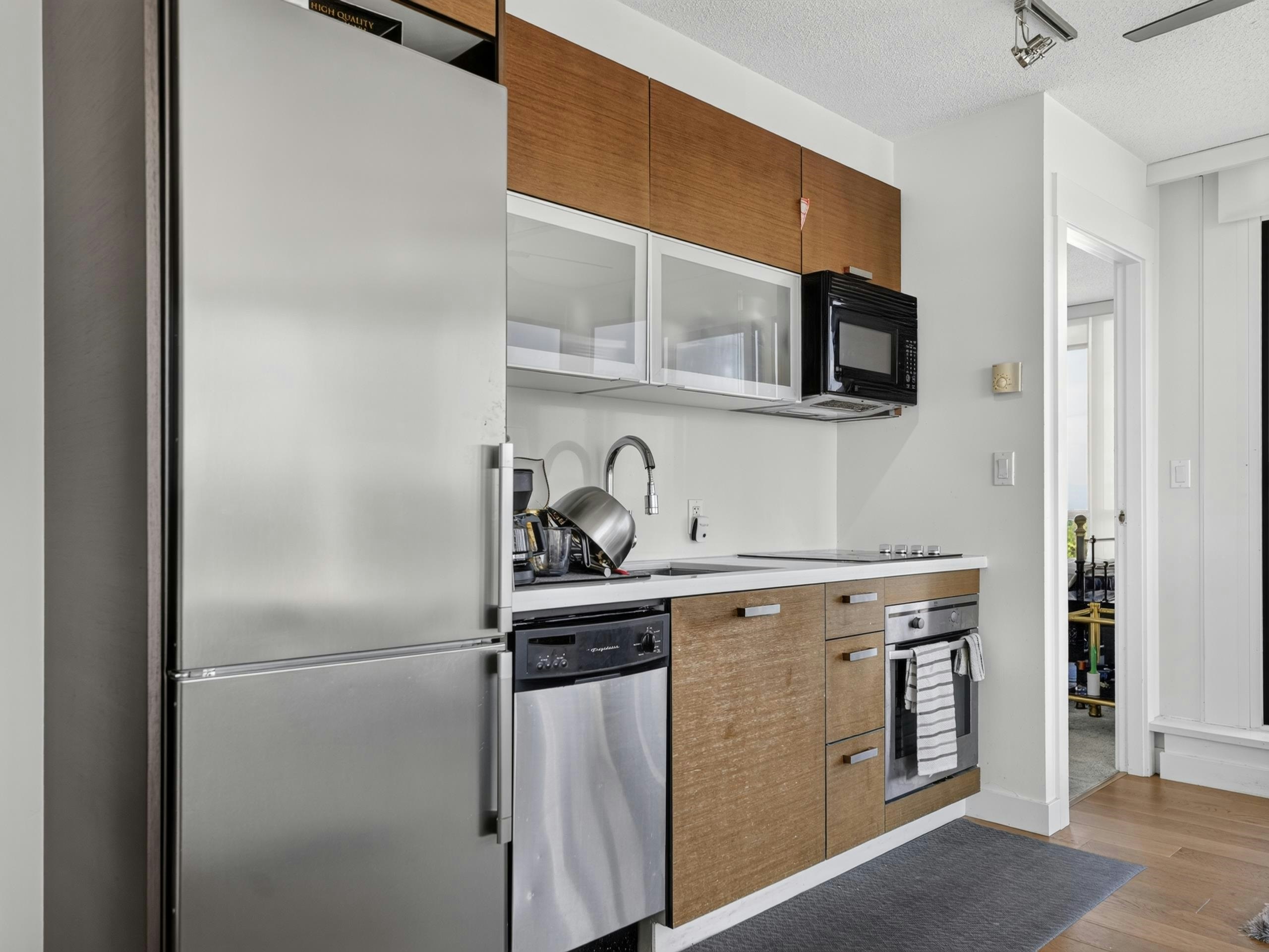 2302-10777 University Drive, Surrey, BC, V3T 0E6 - 7