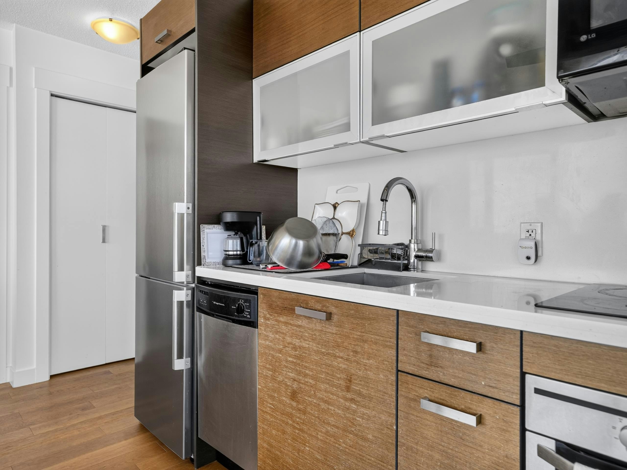2302-10777 University Drive, Surrey, BC, V3T 0E6 - 8