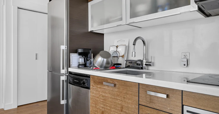 2302-10777 University Drive, Surrey, BC, V3T 0E6 - 8