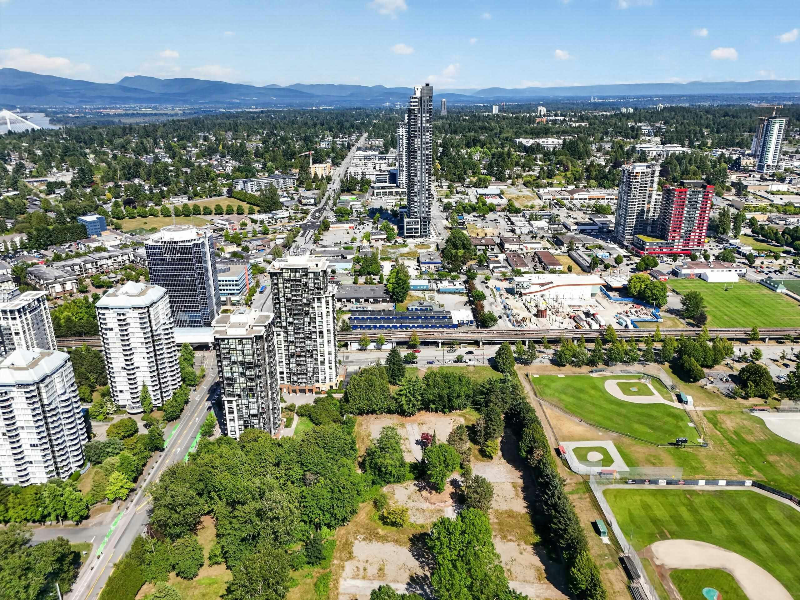 2302-10777 University Drive, Surrey, BC, V3T 0E6 - 24