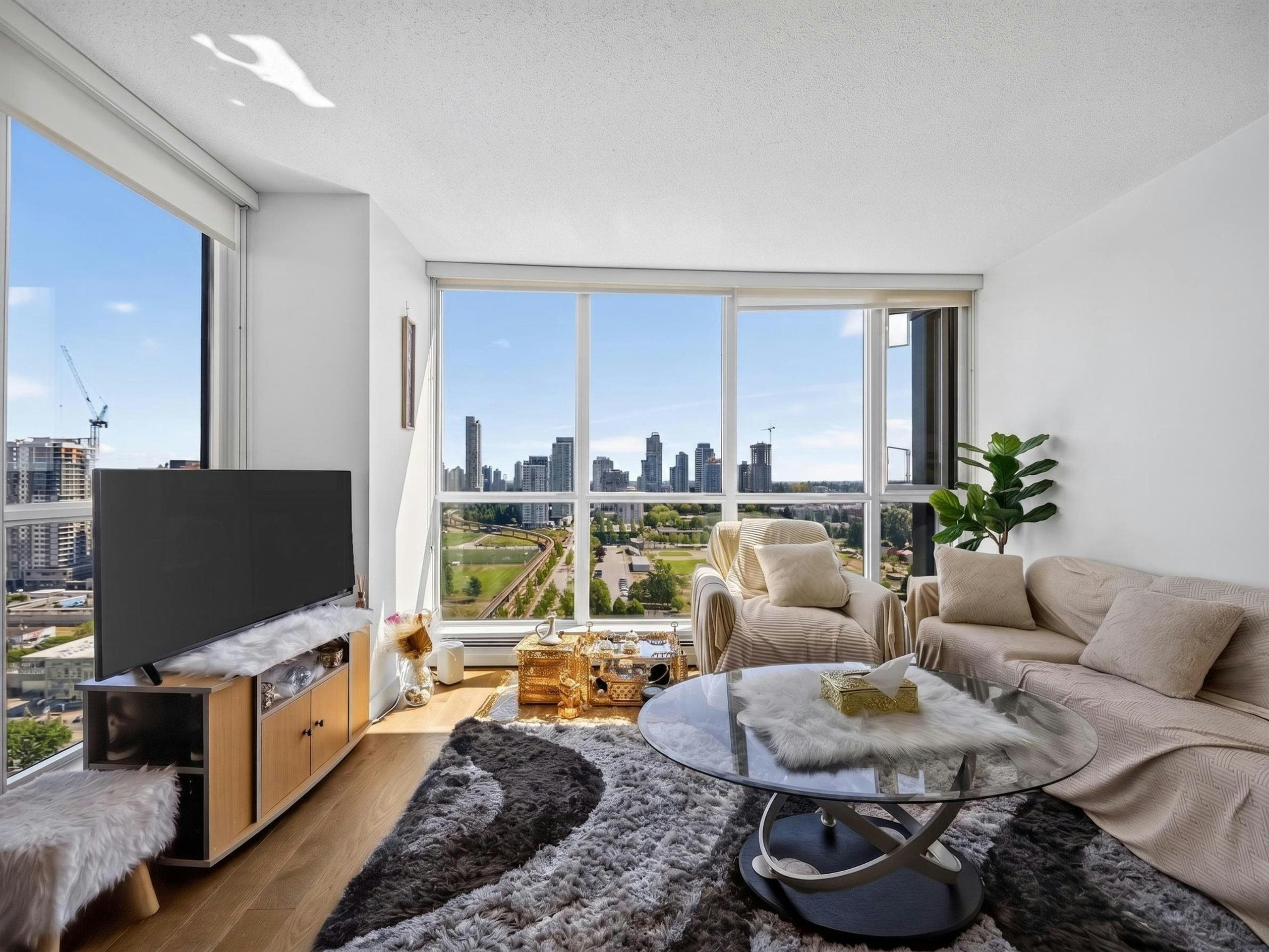 2302-10777 University Drive, Surrey, BC, V3T 0E6 - 4
