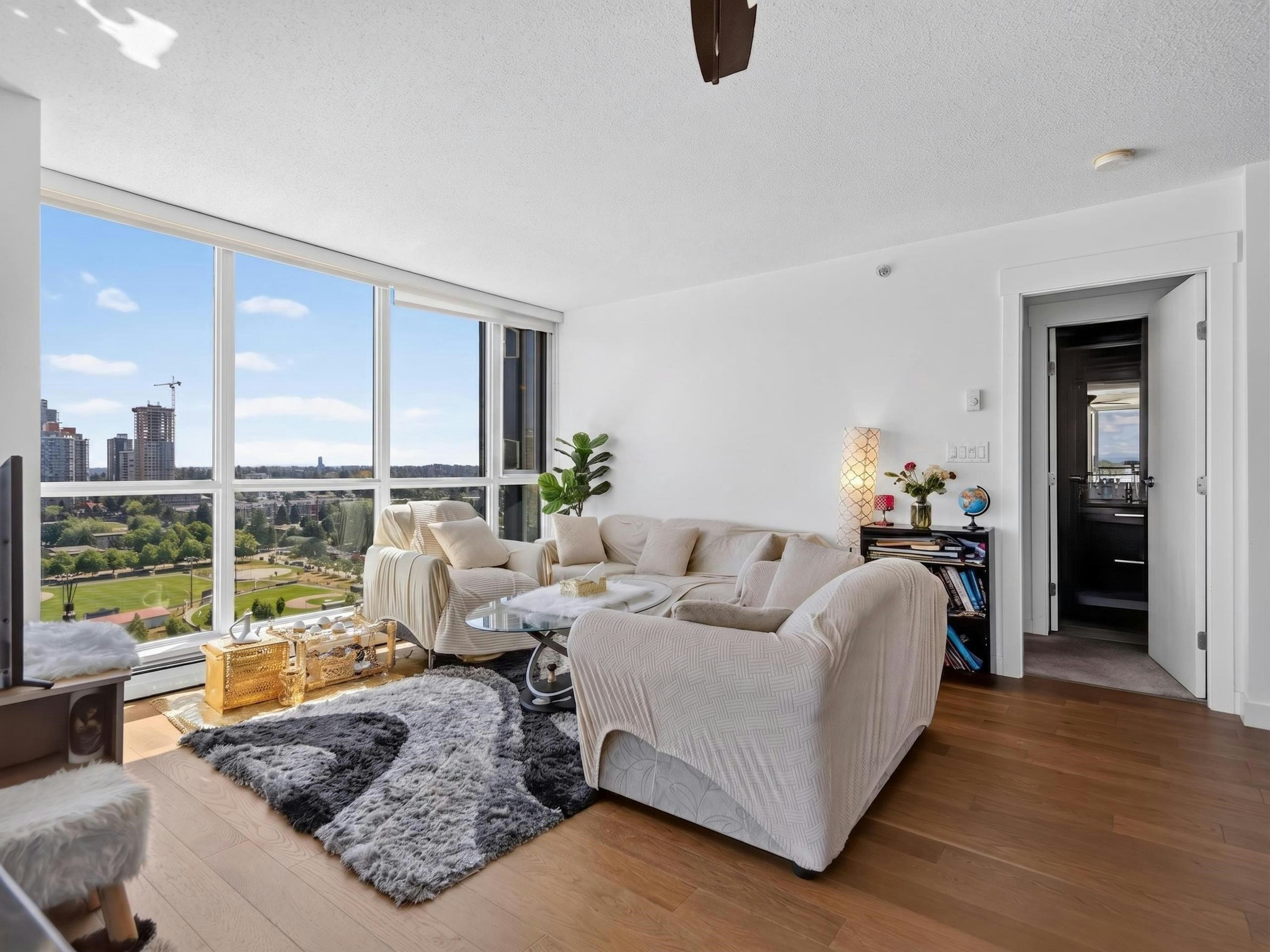 2302-10777 University Drive, Surrey, BC, V3T 0E6 - 3