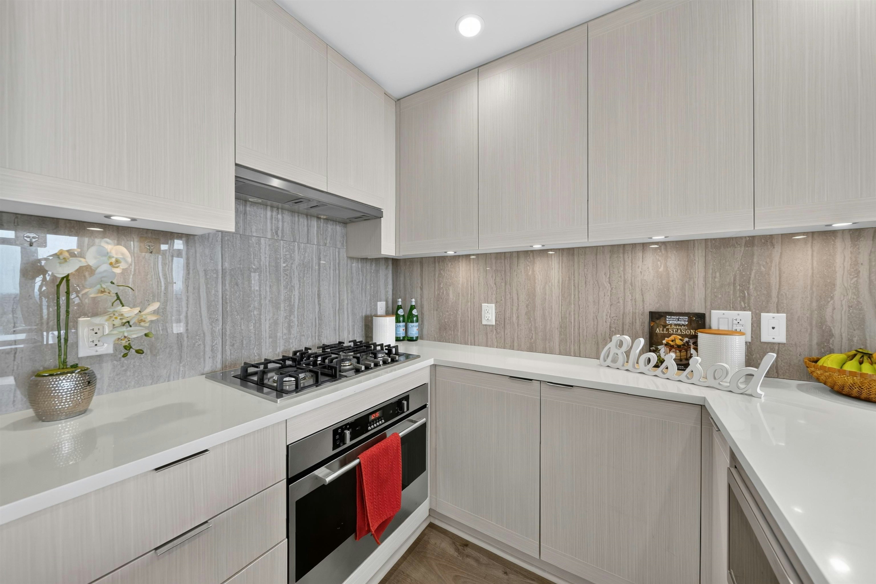 2103-5051 Imperial Street, Burnaby, BC, V5J 0J3 - 5