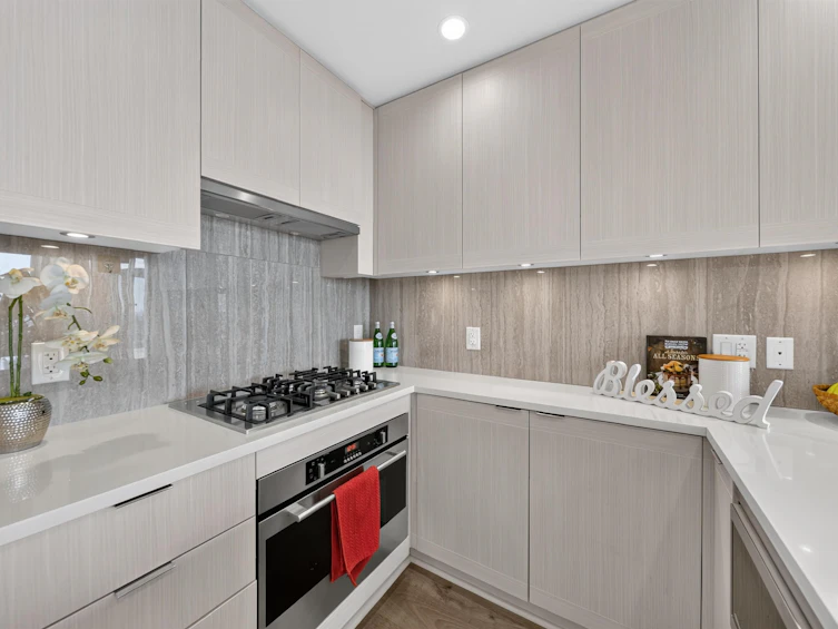 2103-5051 Imperial Street, Burnaby, BC, V5J 0J3 - 5
