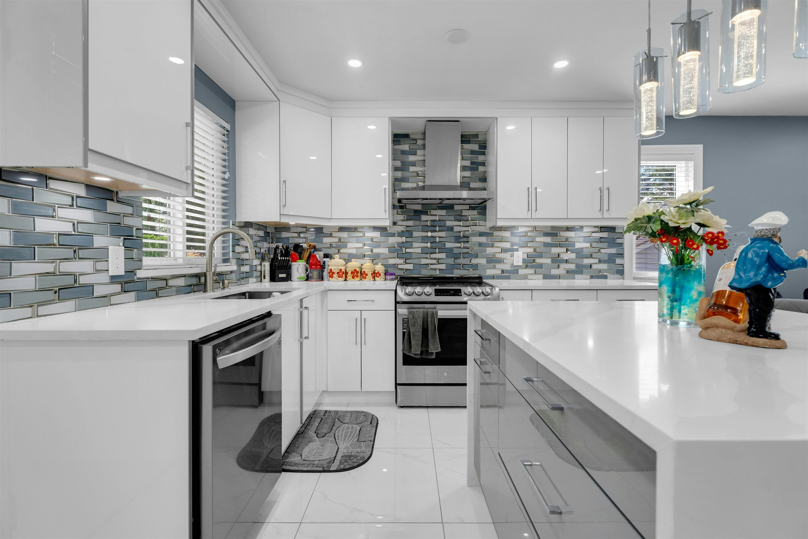 7869 143a Street, Surrey, BC, V3W 9W5 - 8