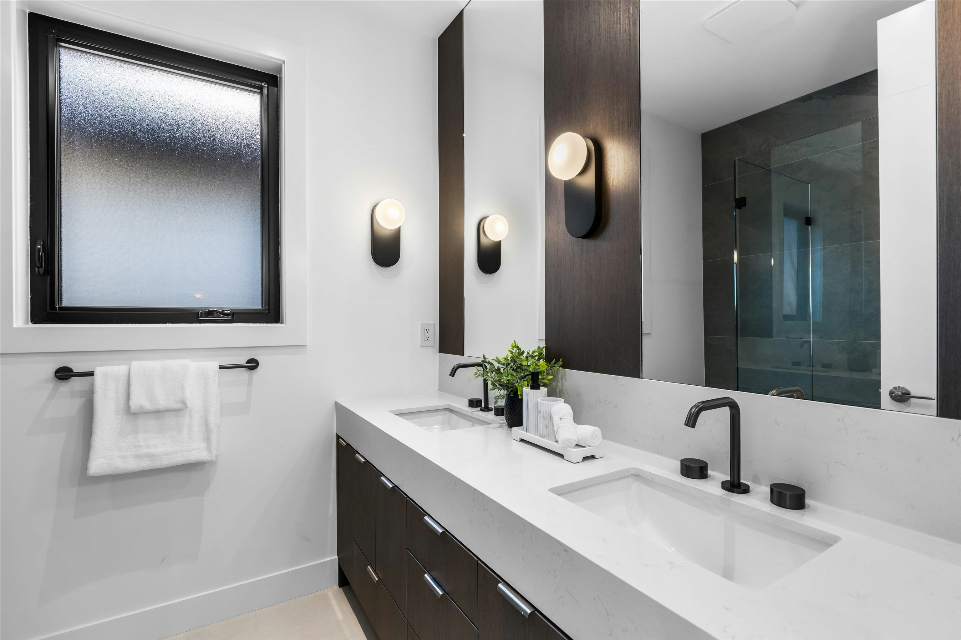 1-6682 Napier Street, Burnaby, BC, V5B 2C3 - 23