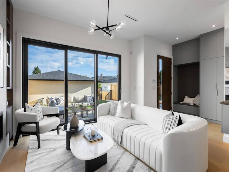 1-6682 Napier Street, Burnaby, BC, V5B 2C3 - 4