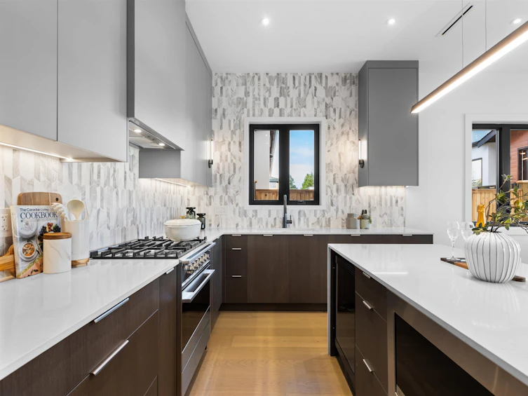 1-6682 Napier Street, Burnaby, BC, V5B 2C3 - 9