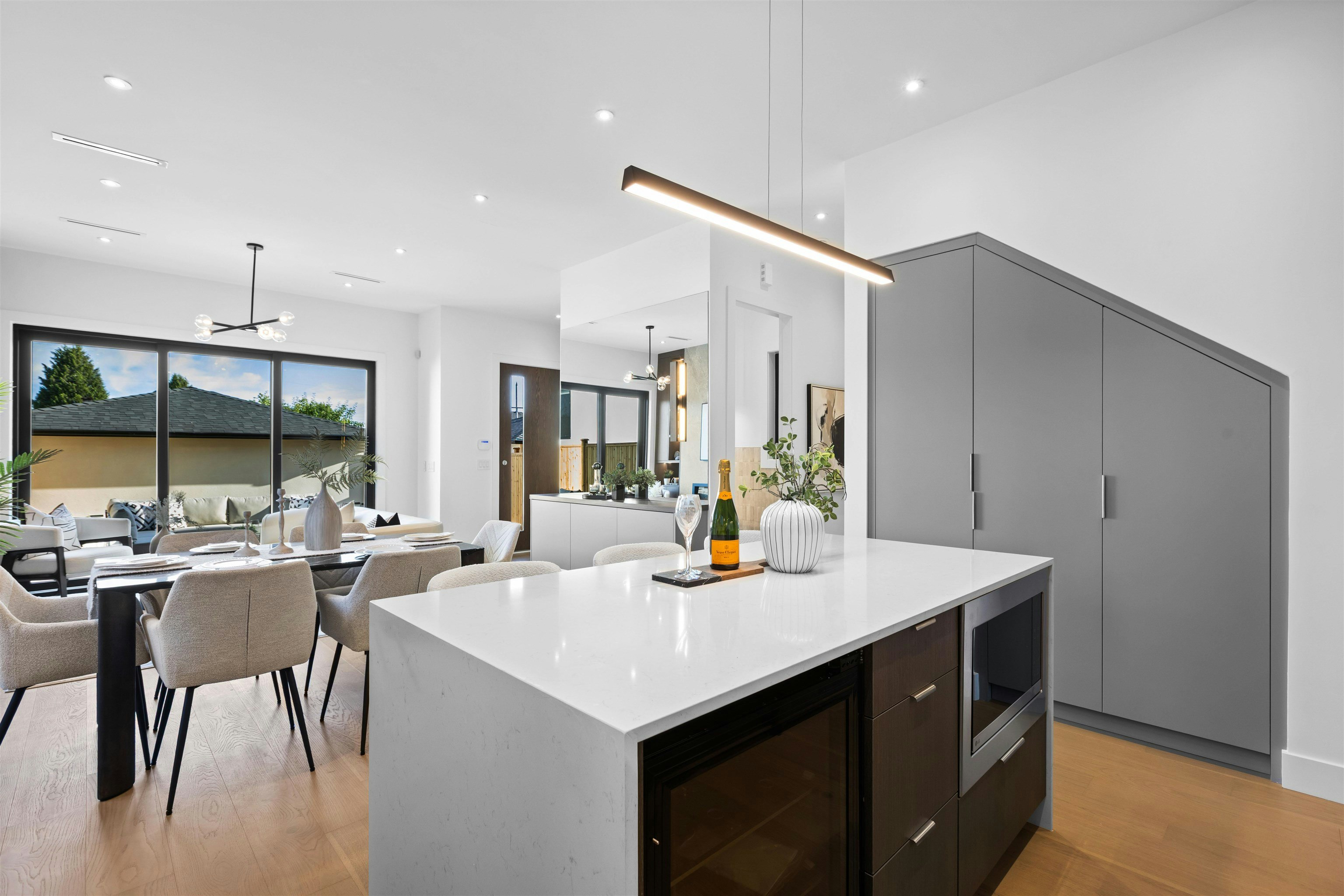 1-6682 Napier Street, Burnaby, BC, V5B 2C3 - 8