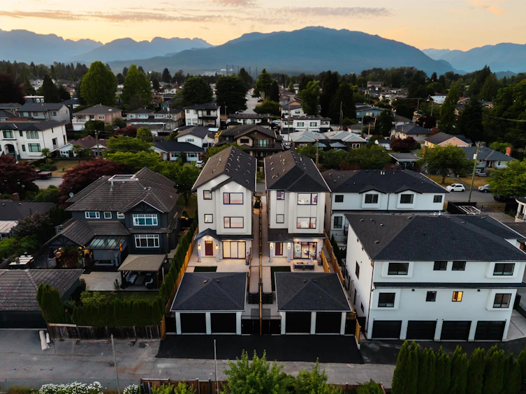 2-6682 Napier Street, Burnaby, BC, V5B 2C3 - 29