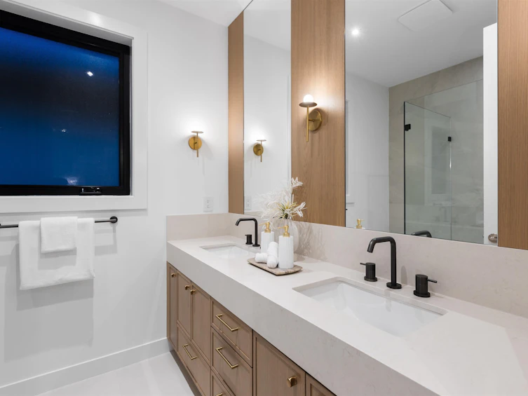 2-6682 Napier Street, Burnaby, BC, V5B 2C3 - 25