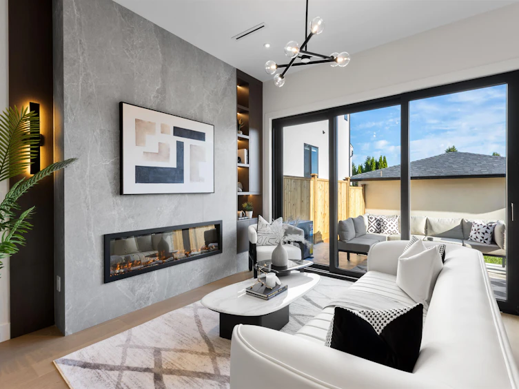 3-6682 Napier Street, Burnaby, BC, V5B 2C3 - 2
