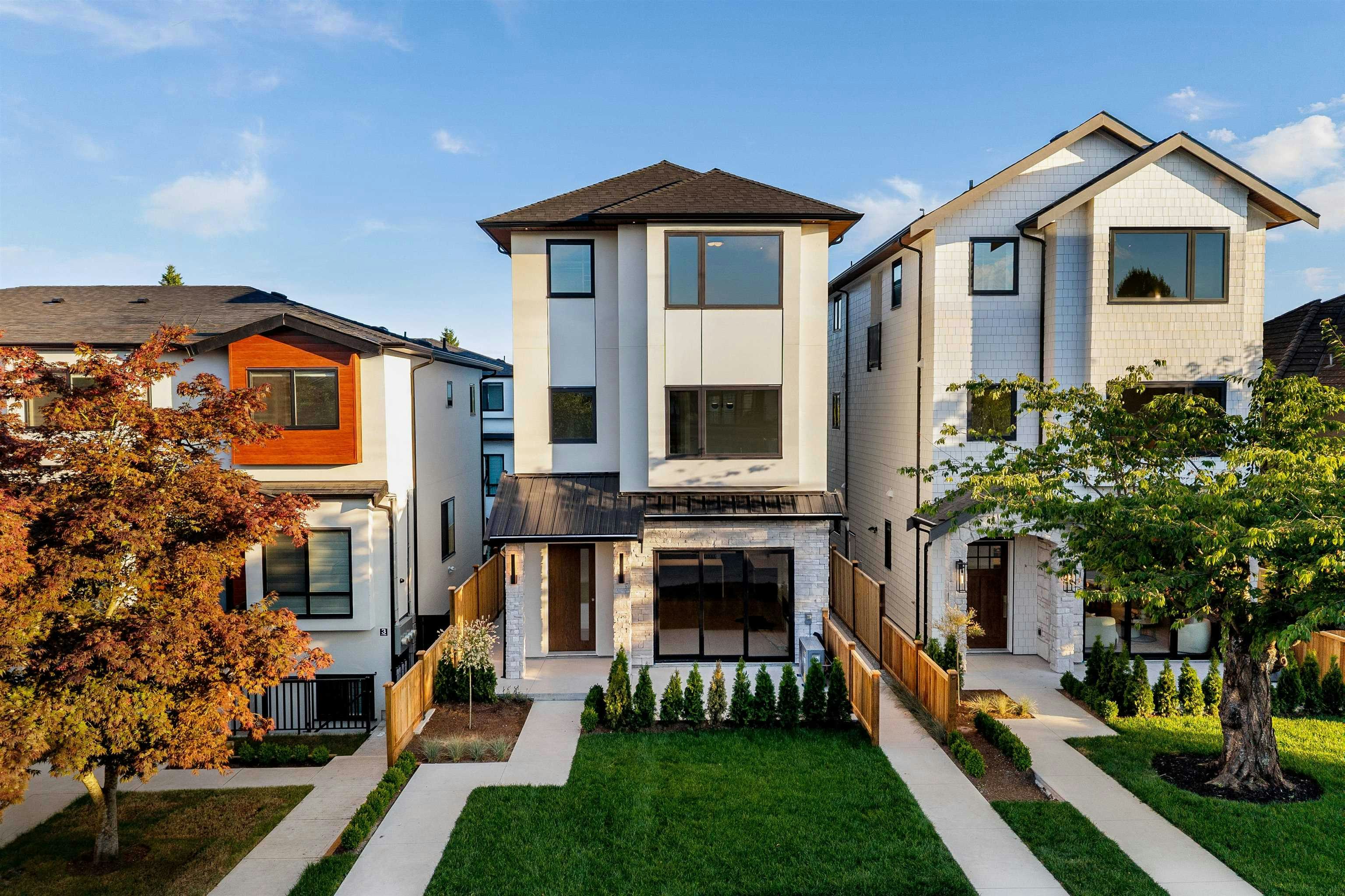 3-6682 Napier Street, Burnaby, BC, V5B 2C3