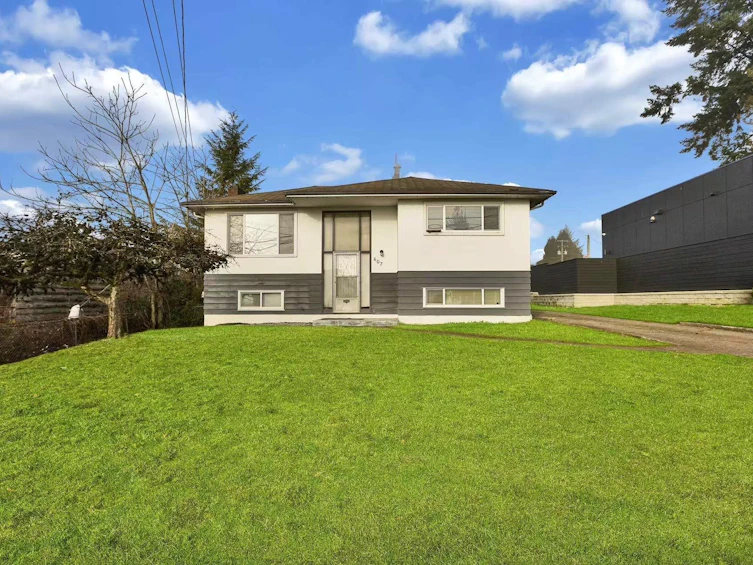 607 Alderson Avenue, Coquitlam, BC, V3K 1T4