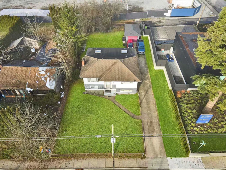 607 Alderson Avenue, Coquitlam, BC, V3K 1T4 - 3